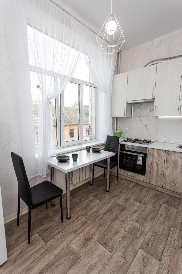 центр просторі апартаменти, поруч площа Apartment