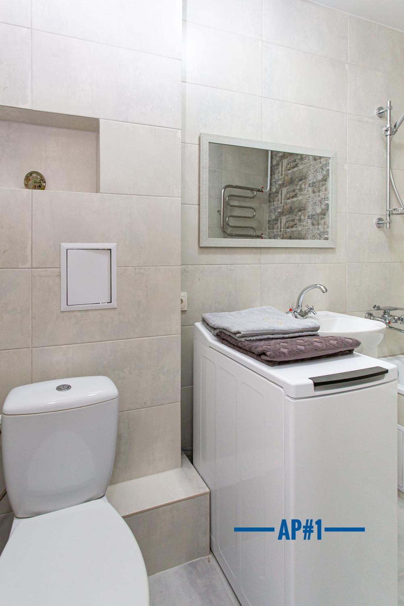 Apartment центр просторі апартаменти, поруч площа